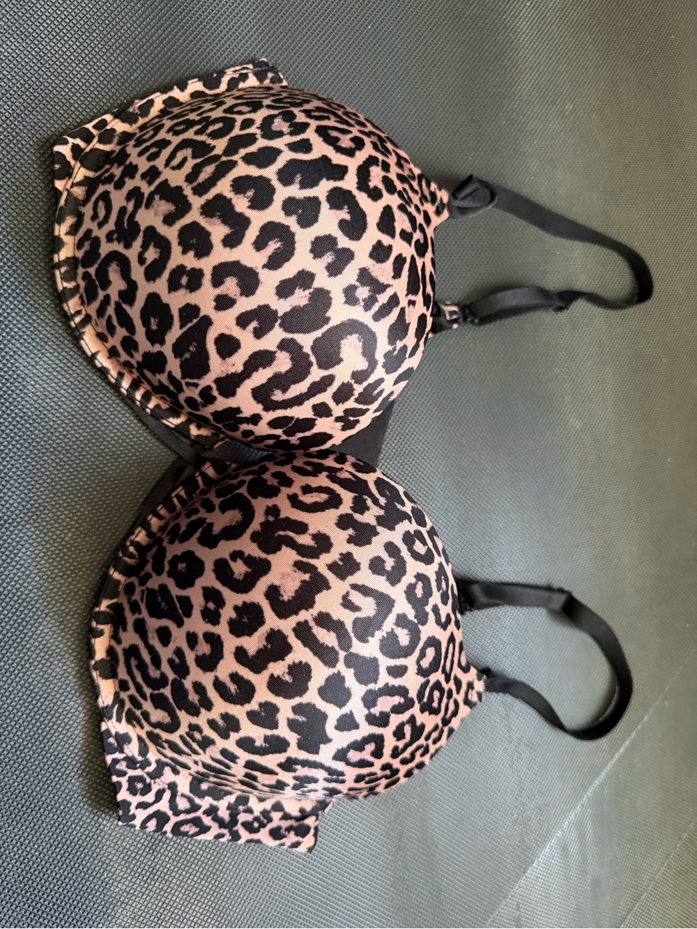 Victoria's Secret Very Sexy Leopard Add 2 cups Push Up bra- Tan & Black 38C